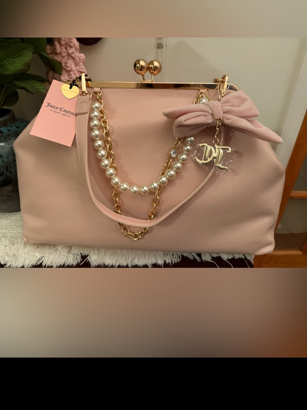 JUICY COUTURE FASHION ITEMS CHARM HAUS &ARZEFTANE CLUTOH BAG